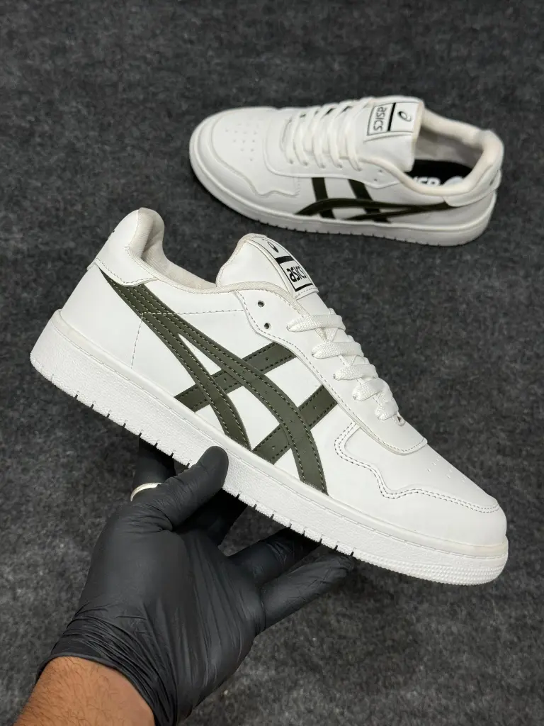 Asics Sneakers