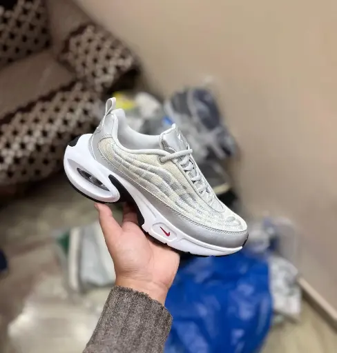 NIKE AIRMAX PORTAL SUPREME TRAINERS